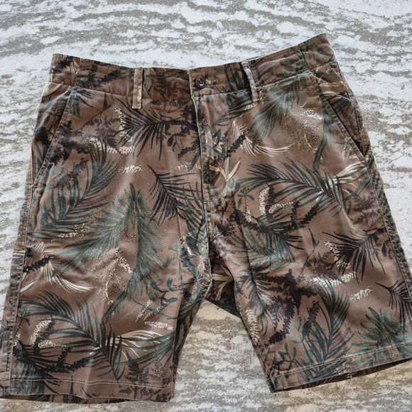 Lucky Brand Men's Shorts Size 33" Waist - Picture 1 of 2